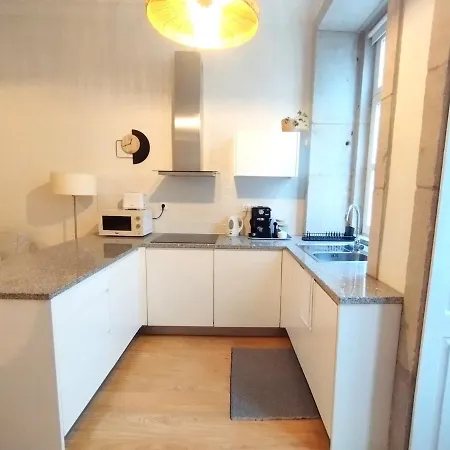 Elegant Duplex, Wifi, Center Apartment